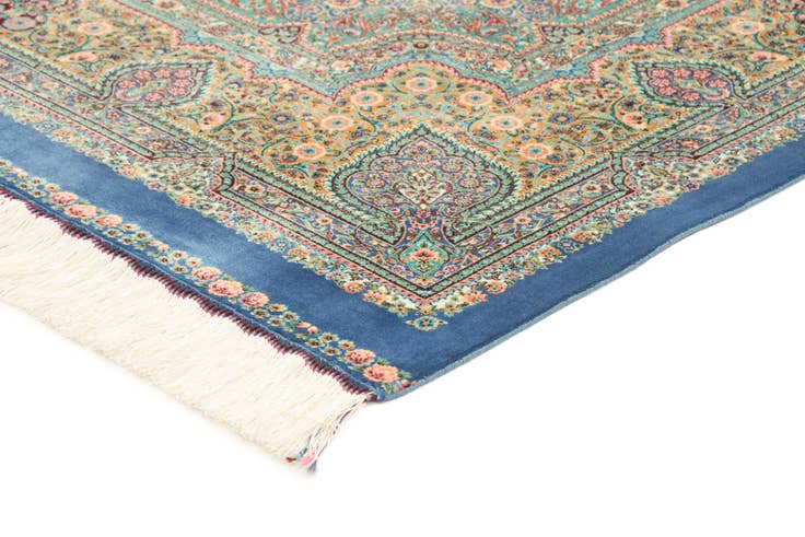 Detail image of 4' 10 x 7' 5 Ghom Design Rug