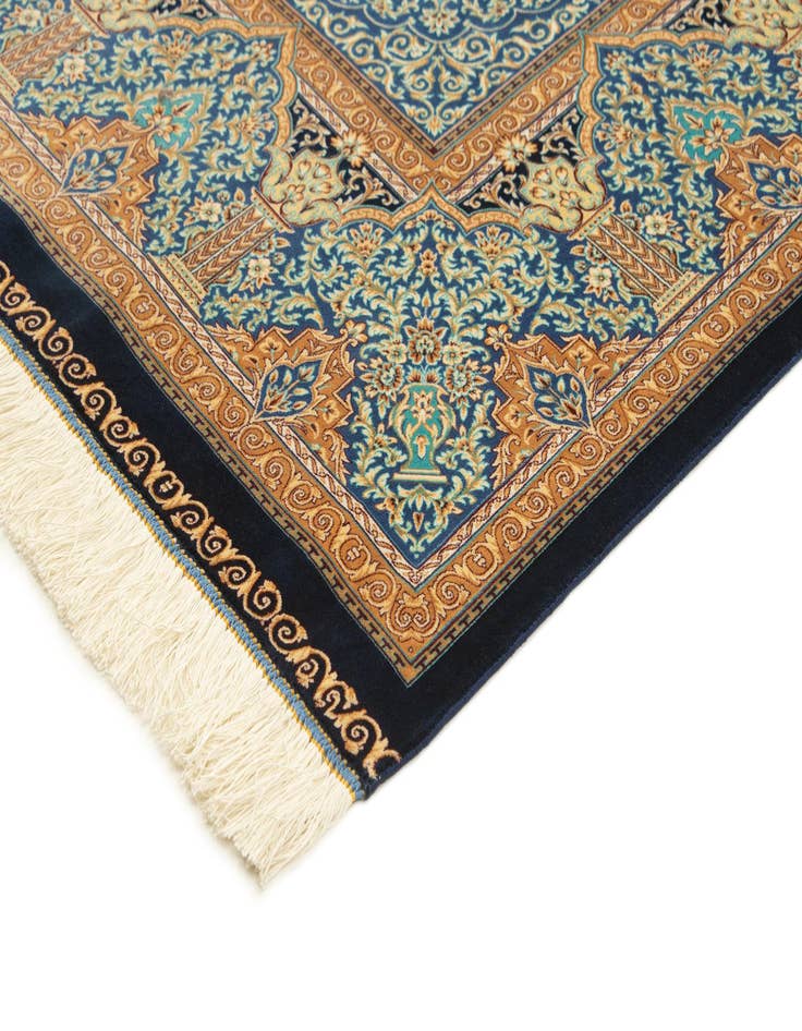 Detail image of 6' 6 x 9' 8 Ghom Design Rug