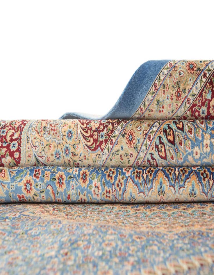 Detail image of 6' 6 x 9' 7 Ghom Design Rug