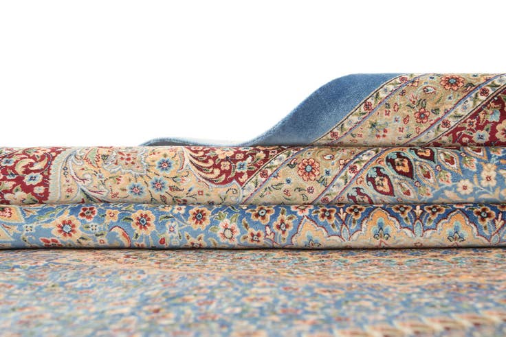 Detail image of 6' 6 x 9' 7 Ghom Design Rug