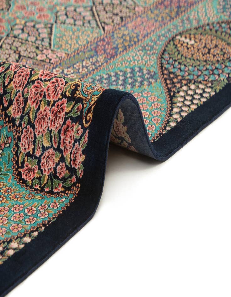 Detail image of 6' 5 x 9' 6 Ghom Design Rug