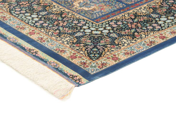 Detail image of 6' 6 x 9' 8 Ghom Design Rug