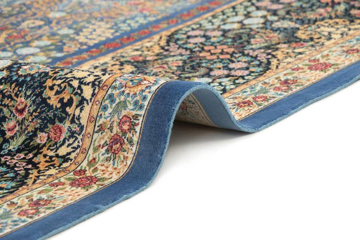 Detail image of 6' 6 x 9' 8 Ghom Design Rug