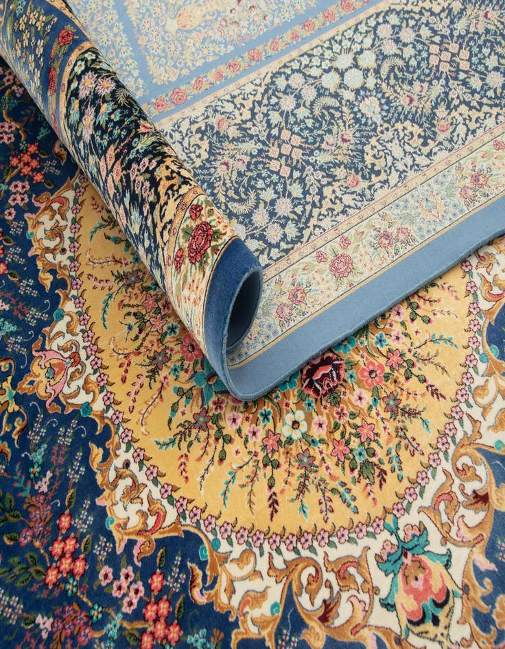 Detail image of 6' 6 x 9' 8 Ghom Design Rug
