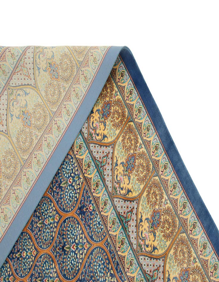 Detail image of 6' 6 x 9' 6 Ghom Design Rug