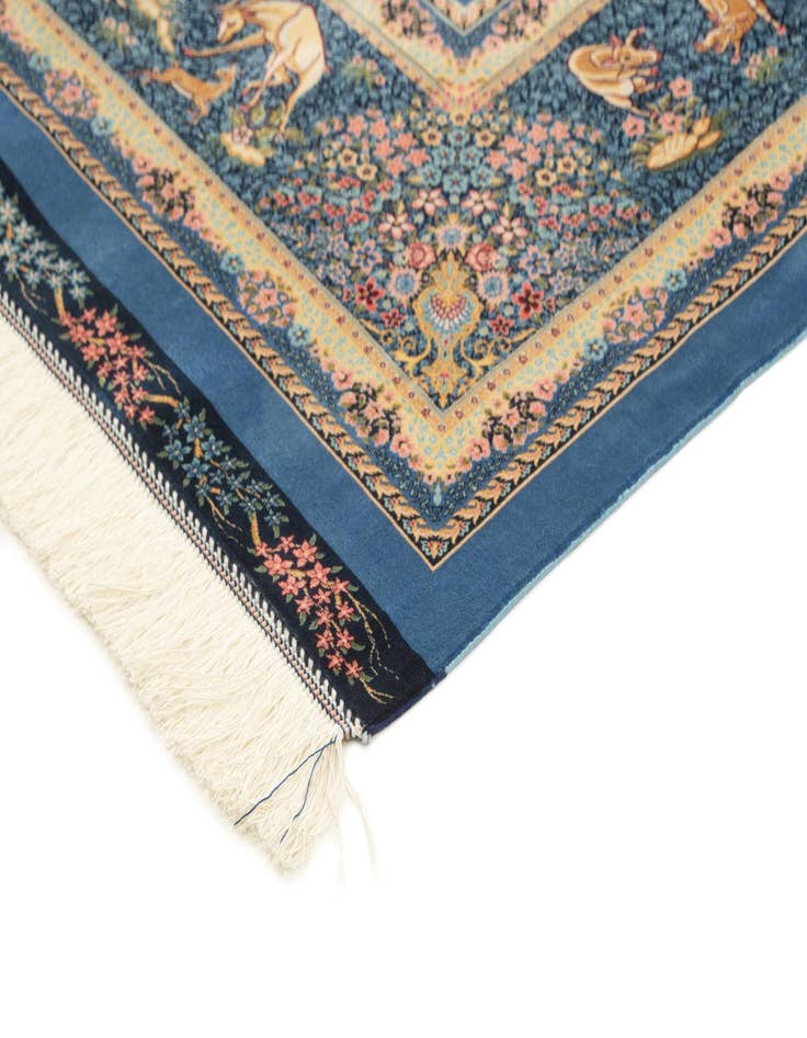 Detail image of 6' 7 x 9' 7 Ghom Design Rug