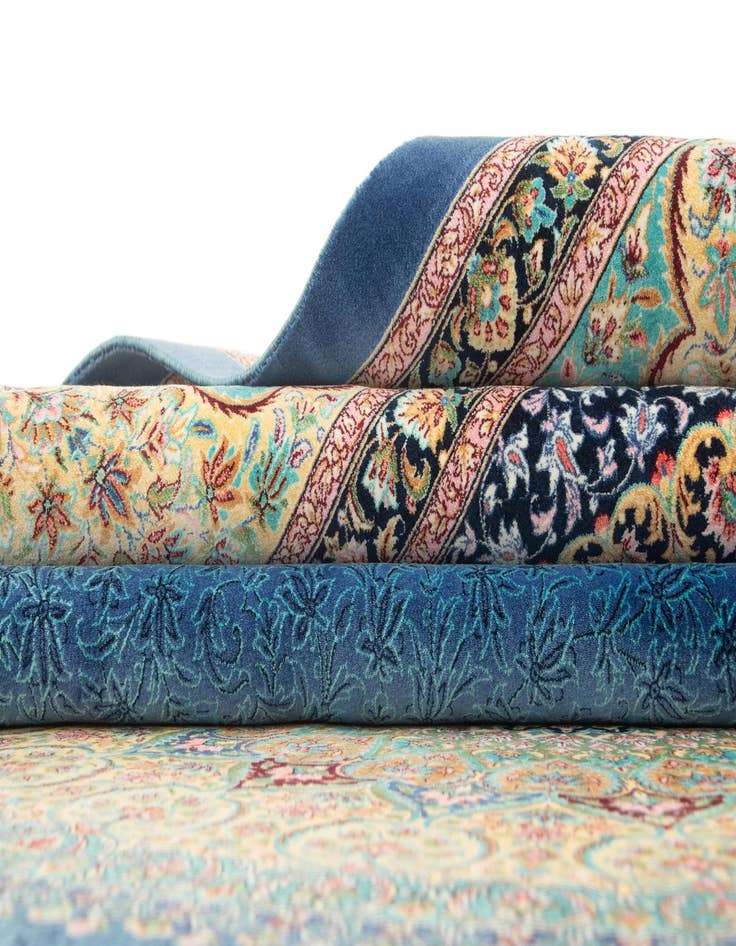 Detail image of 6' 6 x 9' 8 Ghom Design Rug