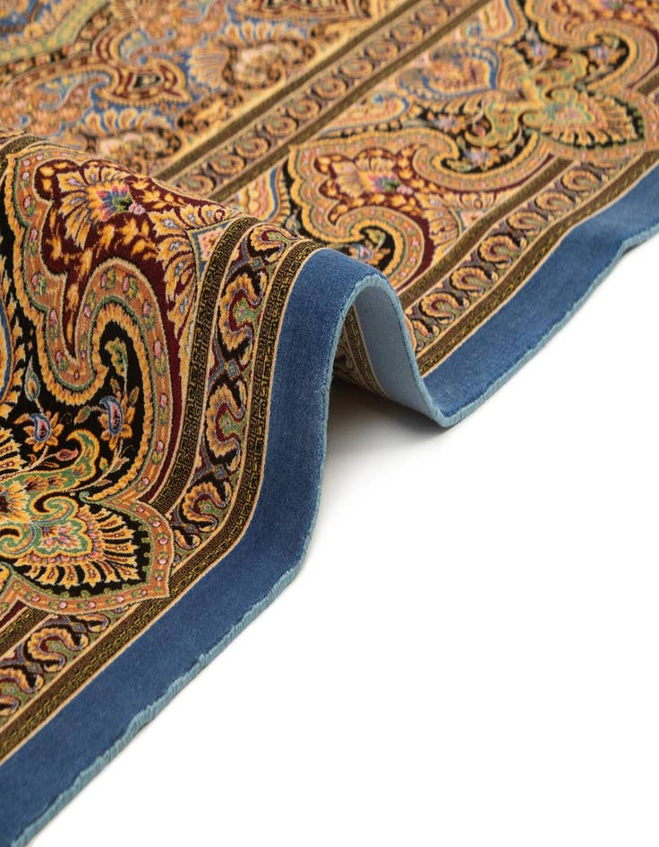 Detail image of 6' 6 x 9' 7 Ghom Design Rug