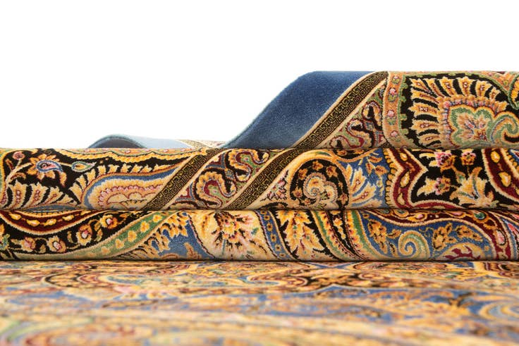 Detail image of 6' 6 x 9' 7 Ghom Design Rug