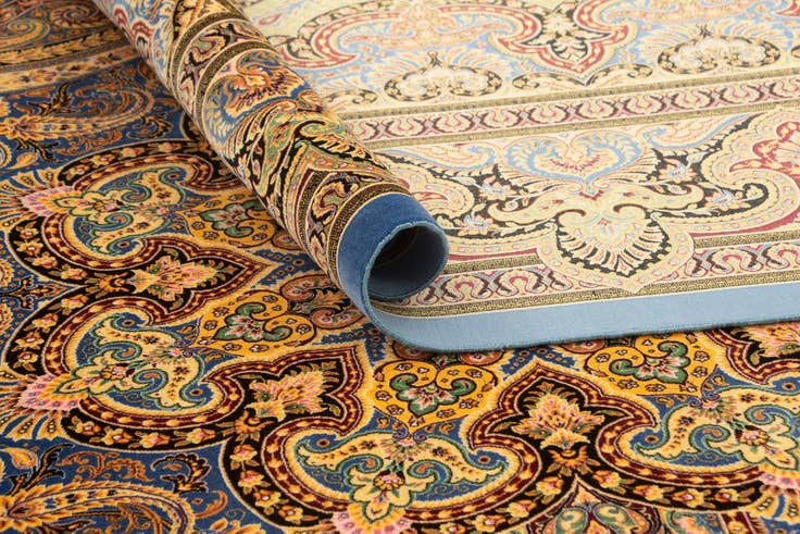 Detail image of 6' 6 x 9' 8 Ghom Design Rug