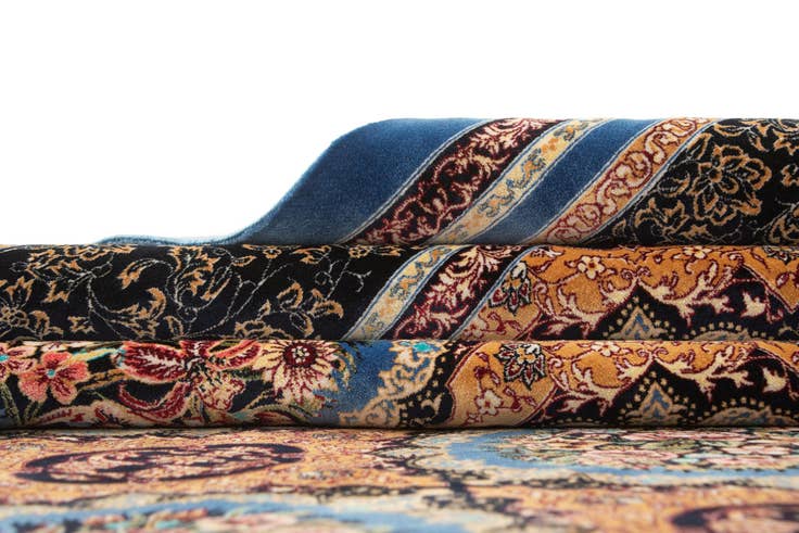 Detail image of 6' 6 x 9' 8 Ghom Design Rug