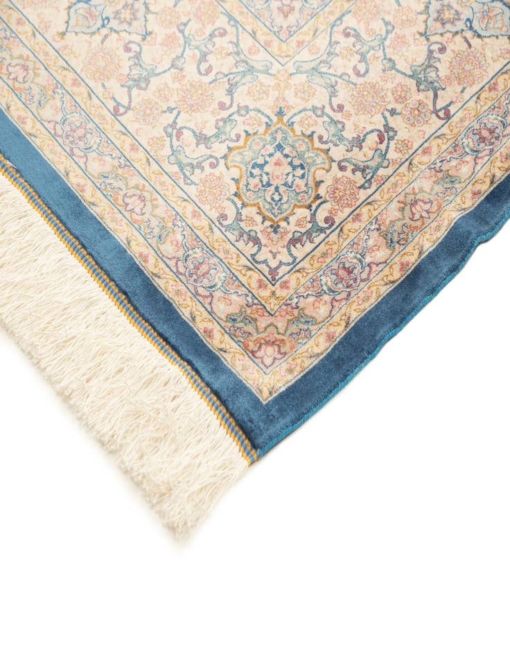 Detail image of 6' 3 x 9' 7 Ghom Design Rug