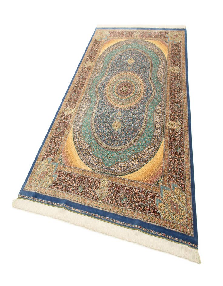 Detail image of 6' 6 x 9' 7 Ghom Design Rug