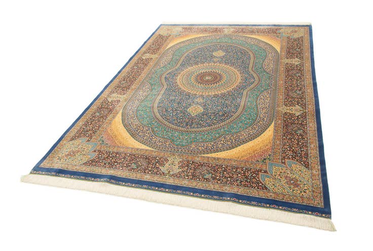 Detail image of 6' 6 x 9' 7 Ghom Design Rug