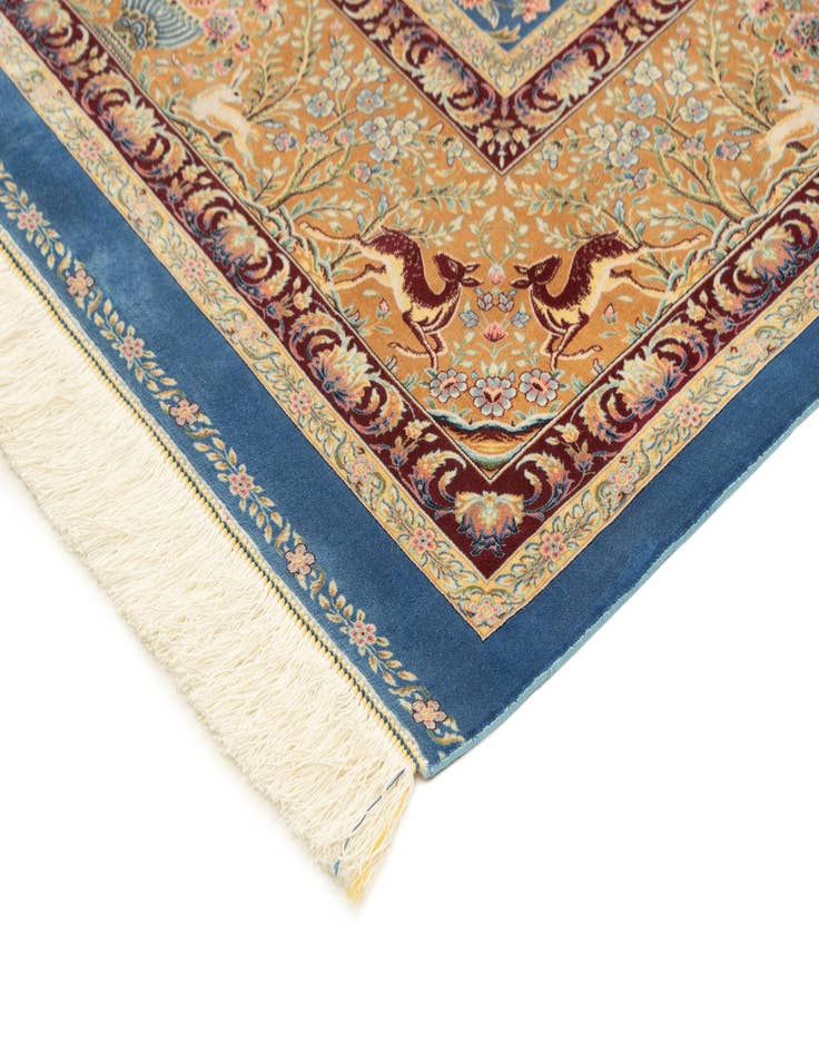 Detail image of 6' 6 x 9' 7 Ghom Design Rug
