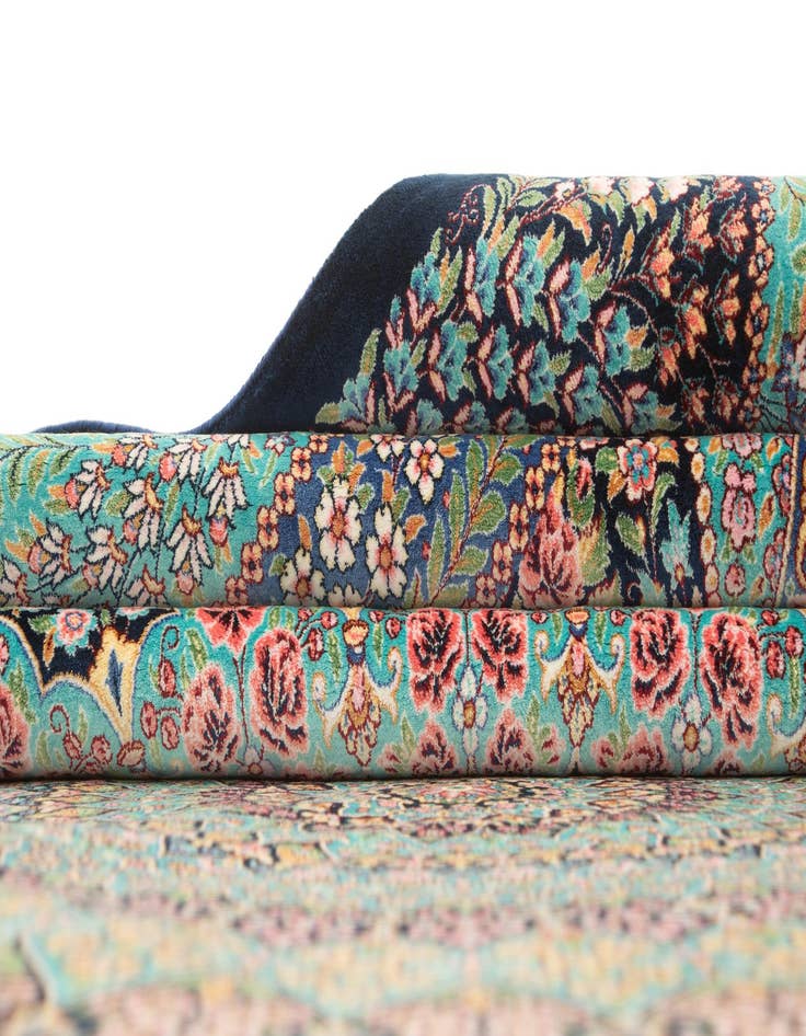 Detail image of 6' 6 x 9' 7 Ghom Design Rug