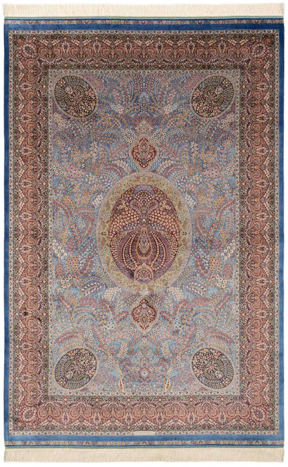 Detail image of 4' 10 x 7' 5 Ghom Design Rug