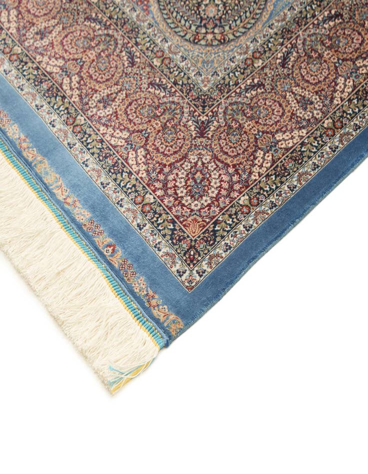 Detail image of 4' 10 x 7' 5 Ghom Design Rug