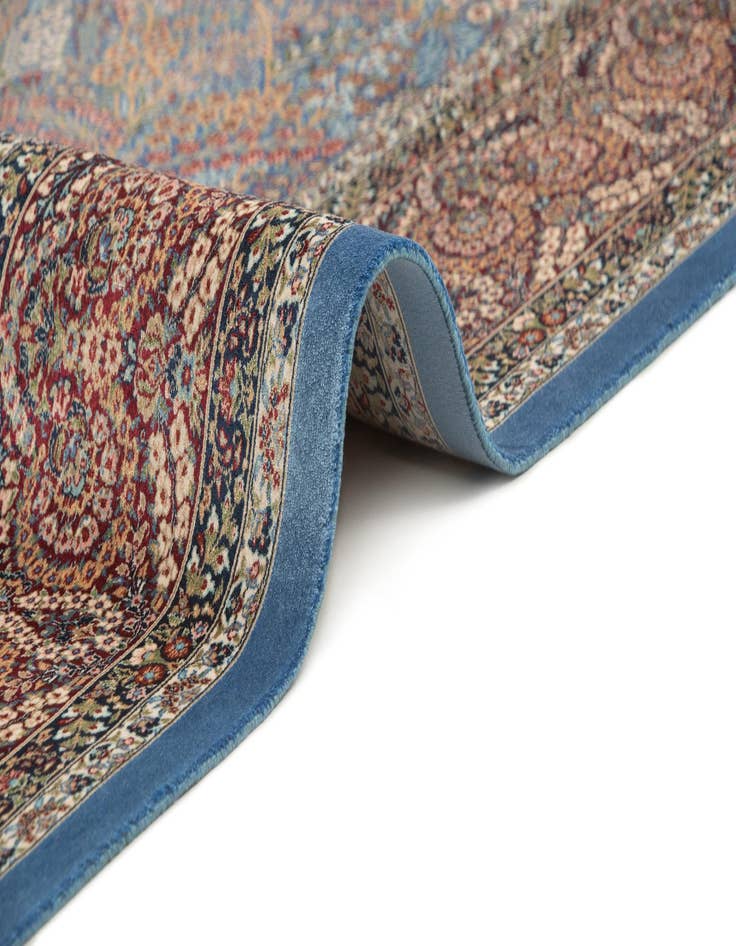 Detail image of 4' 10 x 7' 5 Ghom Design Rug