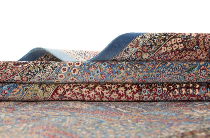 Detail image of 4' 10 x 7' 5 Ghom Design Rug