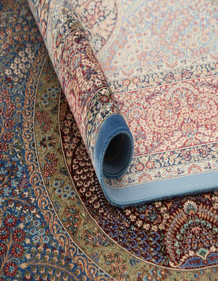 Detail image of 4' 10 x 7' 5 Ghom Design Rug
