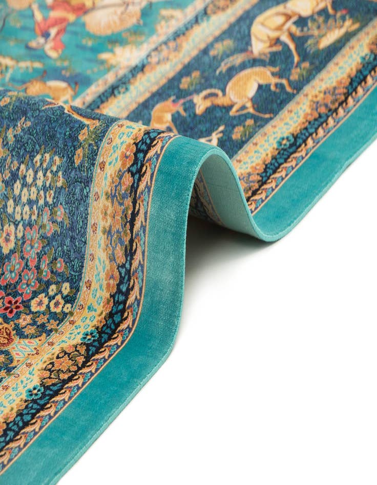 Detail image of 6' 6 x 9' 7 Ghom Design Rug