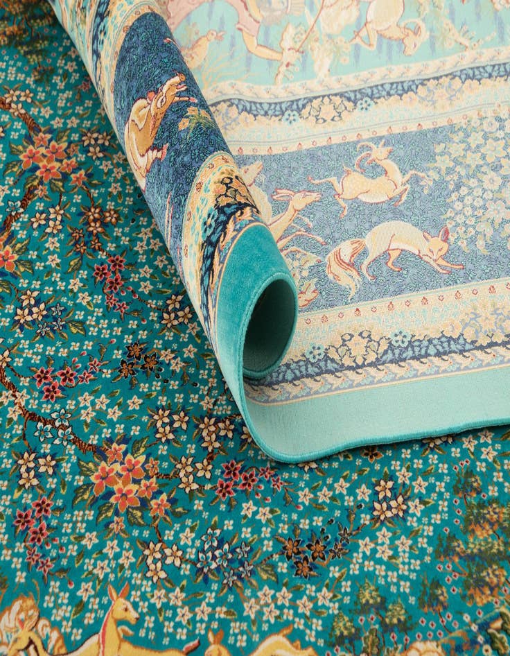 Detail image of 6' 6 x 9' 7 Ghom Design Rug