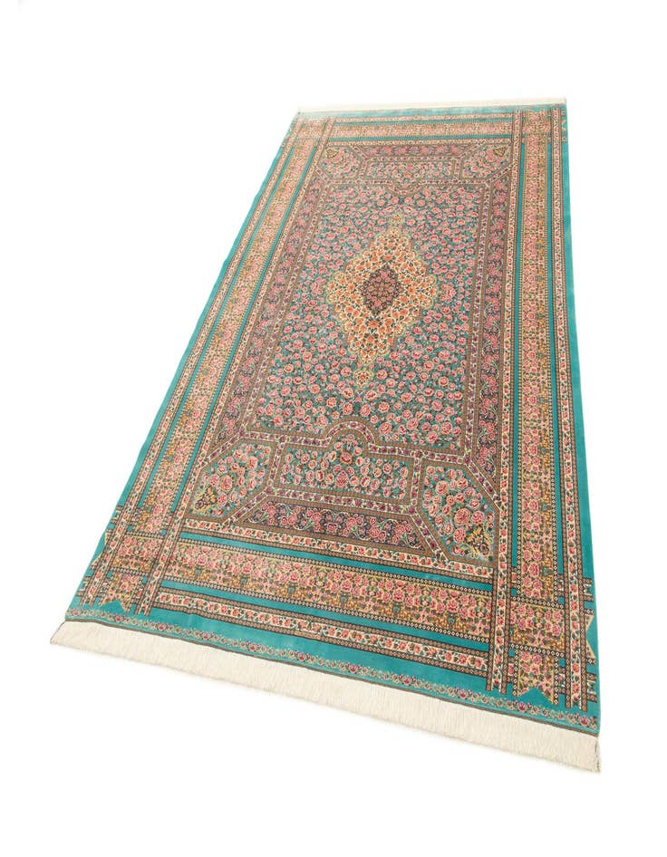 Detail image of 6' 5 x 9' 7 Ghom Design Rug