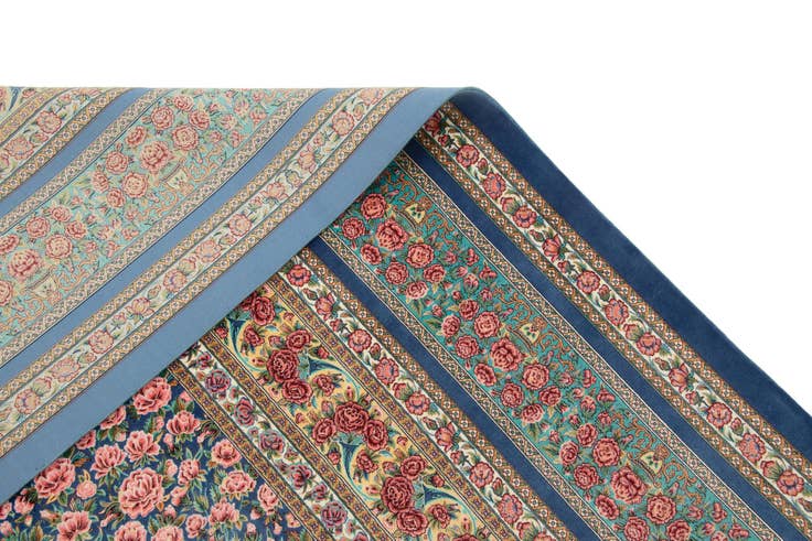 Detail image of 6' 6 x 9' 8 Ghom Design Rug