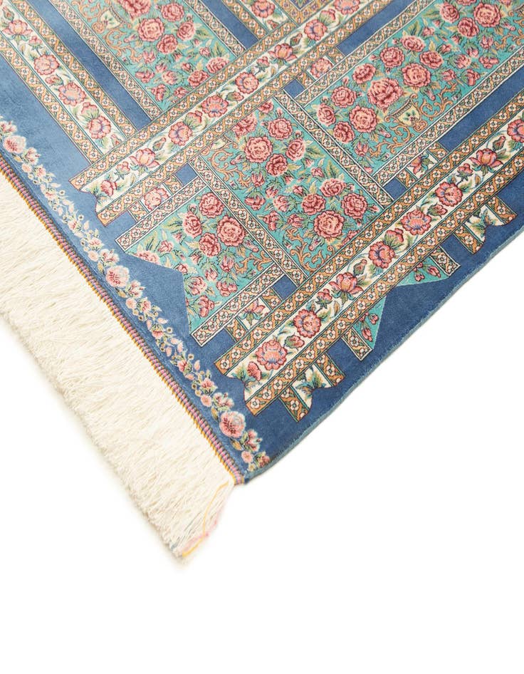 Detail image of 6' 6 x 9' 8 Ghom Design Rug