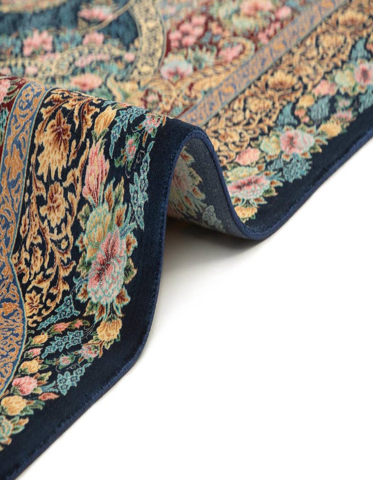 Detail image of 6' 4 x 9' 9 Ghom Design Rug