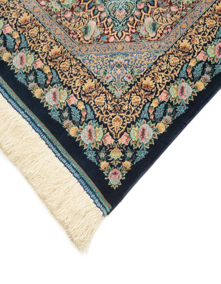 Detail image of 6' 4 x 9' 9 Ghom Design Rug