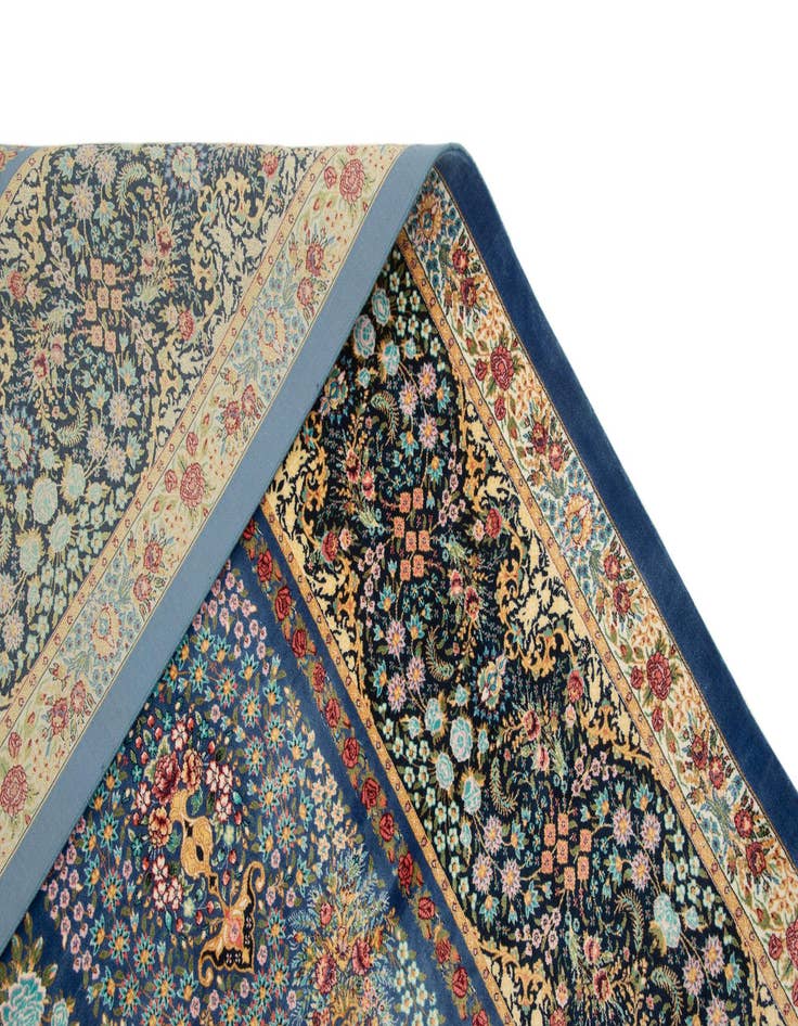 Detail image of 6' 6 x 9' 8 Ghom Design Rug