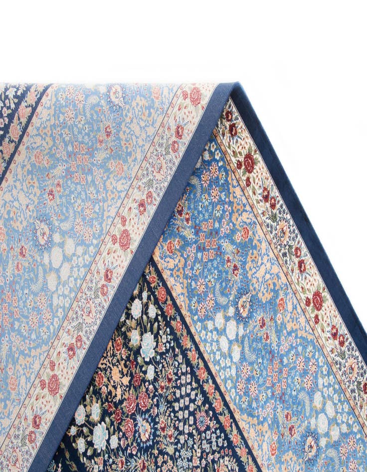 Detail image of 6' 7 x 9' 10 Ghom Design Rug