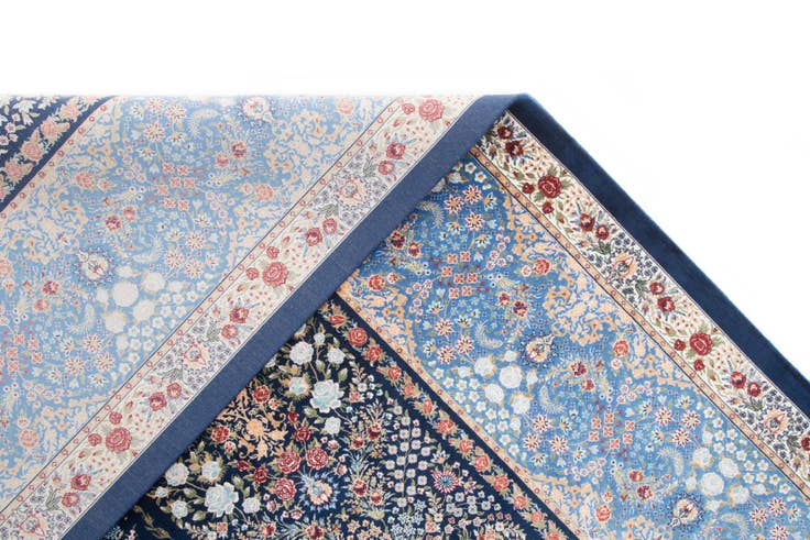 Detail image of 6' 7 x 9' 10 Ghom Design Rug