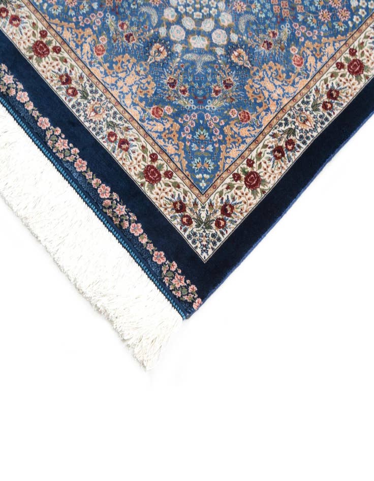 Detail image of 6' 7 x 9' 10 Ghom Design Rug