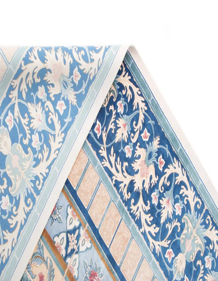 Detail image of 6' 7 x 9' 10 Ghom Design Rug