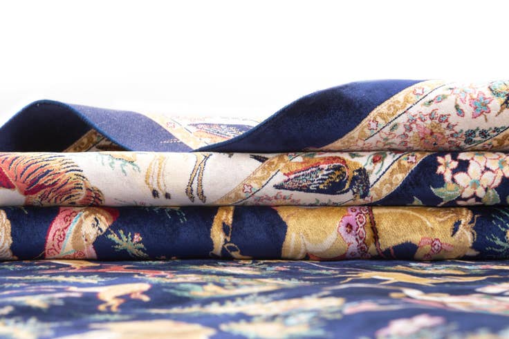 Detail image of 6' 7 x 9' 10 Ghom Design Rug