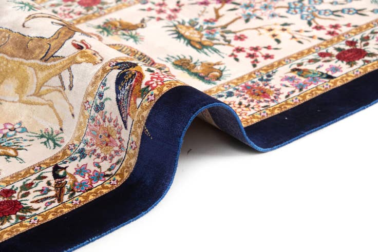 Detail image of 6' 7 x 9' 10 Ghom Design Rug