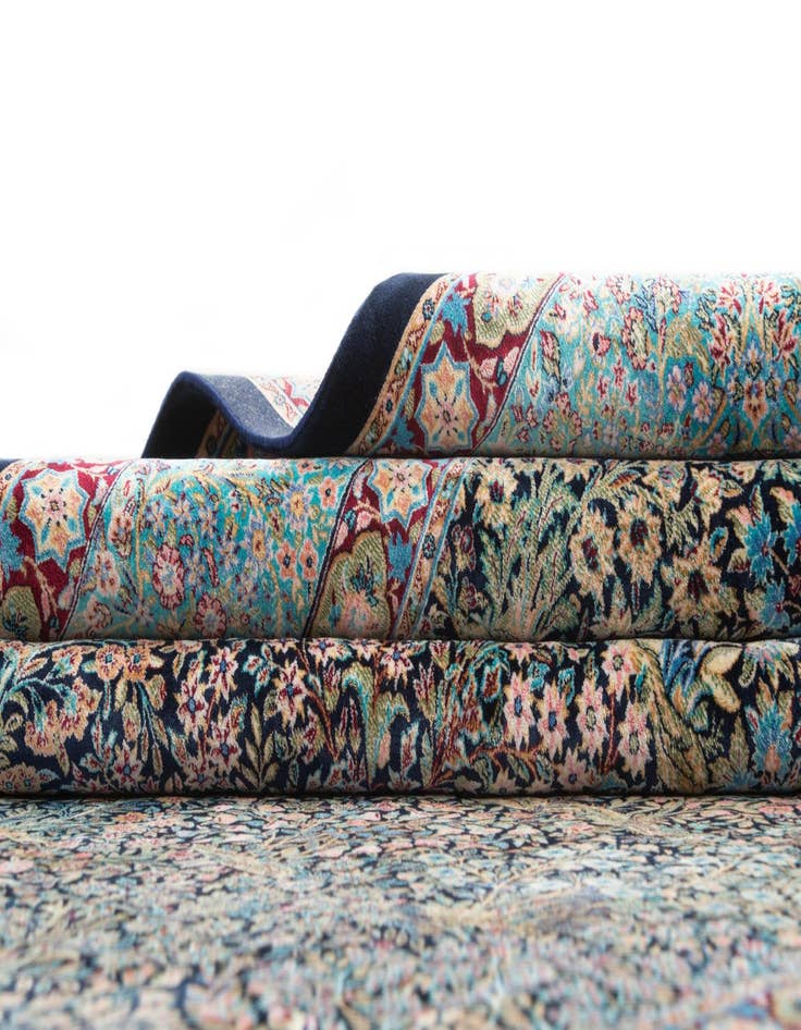 Detail image of 4' 5 x 6' 7 Ghom Design Rug