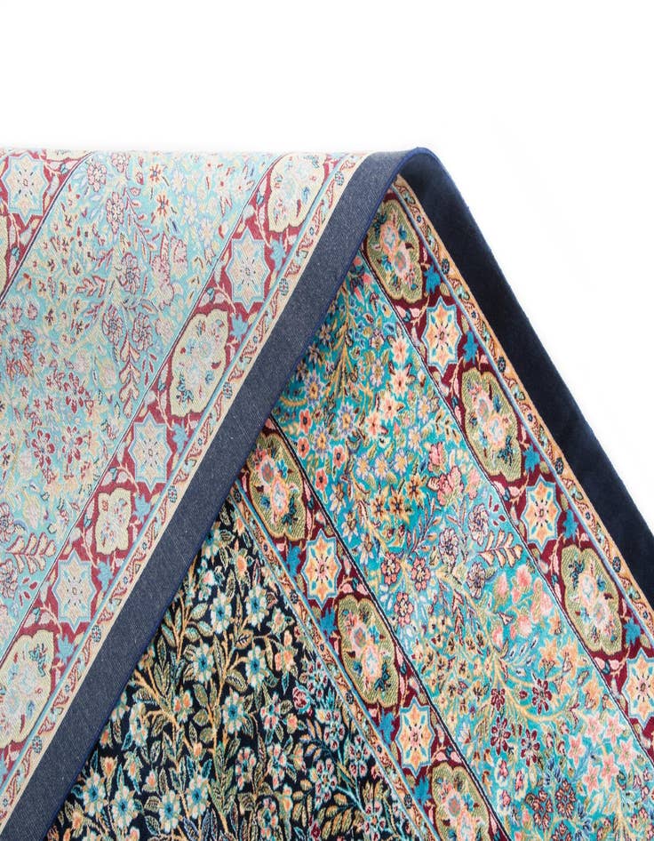 Detail image of 4' 5 x 6' 7 Ghom Design Rug