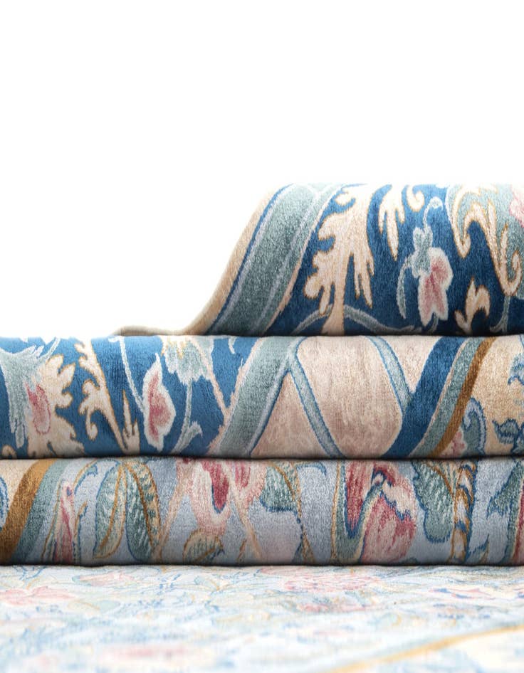 Detail image of 4' 11 x 7' 5 Ghom Design Rug