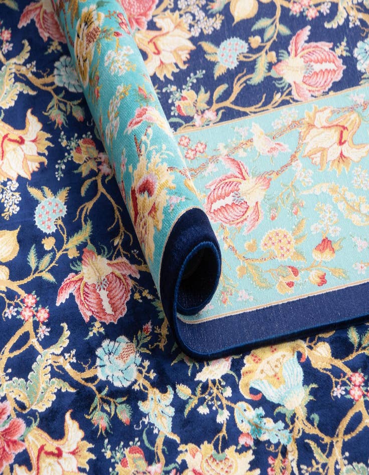 Detail image of 5' 11 x 9' 2 Ghom Design Rug