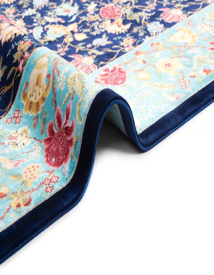 Detail image of 5' 11 x 9' 2 Ghom Design Rug