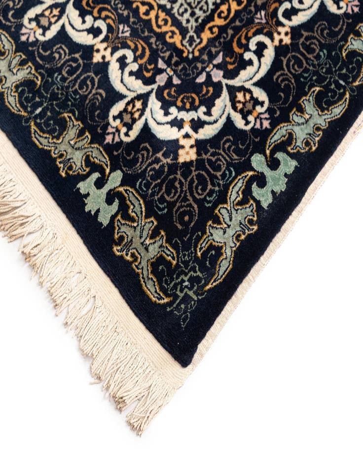 Detail image of 4' 5 x 6' 11 Ghom Rug