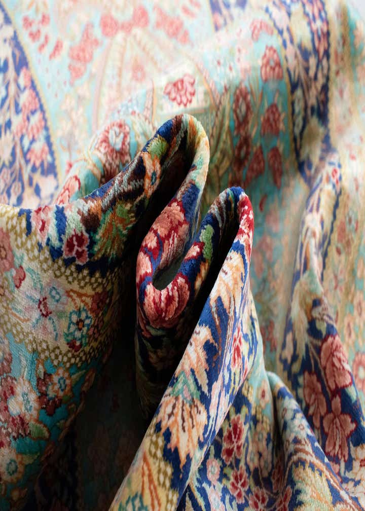 2' 7 x 4' Ghom Silk Rug