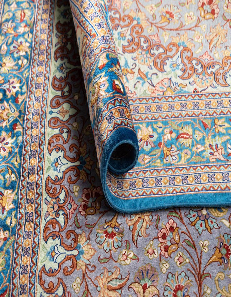 Detail image of 2' 7 x 4' 3 Ghom Silk Rug