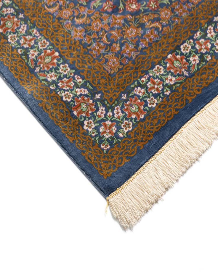 Detail image of 2' 7 x 4' Ghom Silk Rug