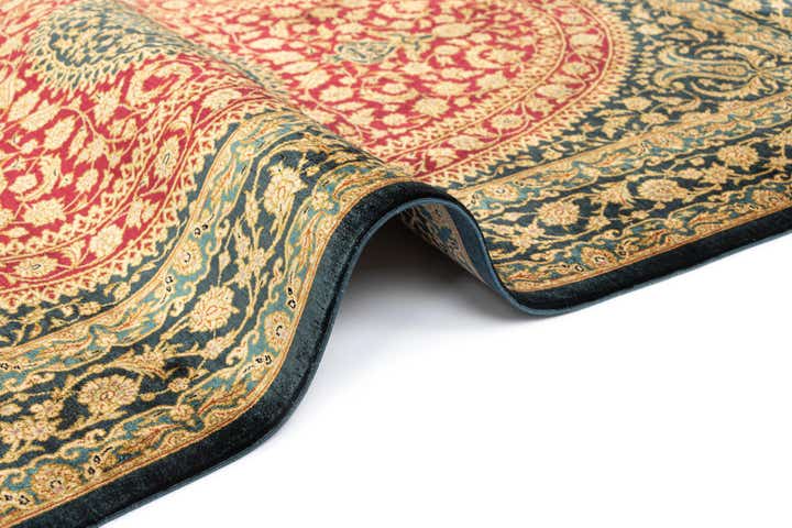 2' 7 x 3' 10 Ghom Silk Rug