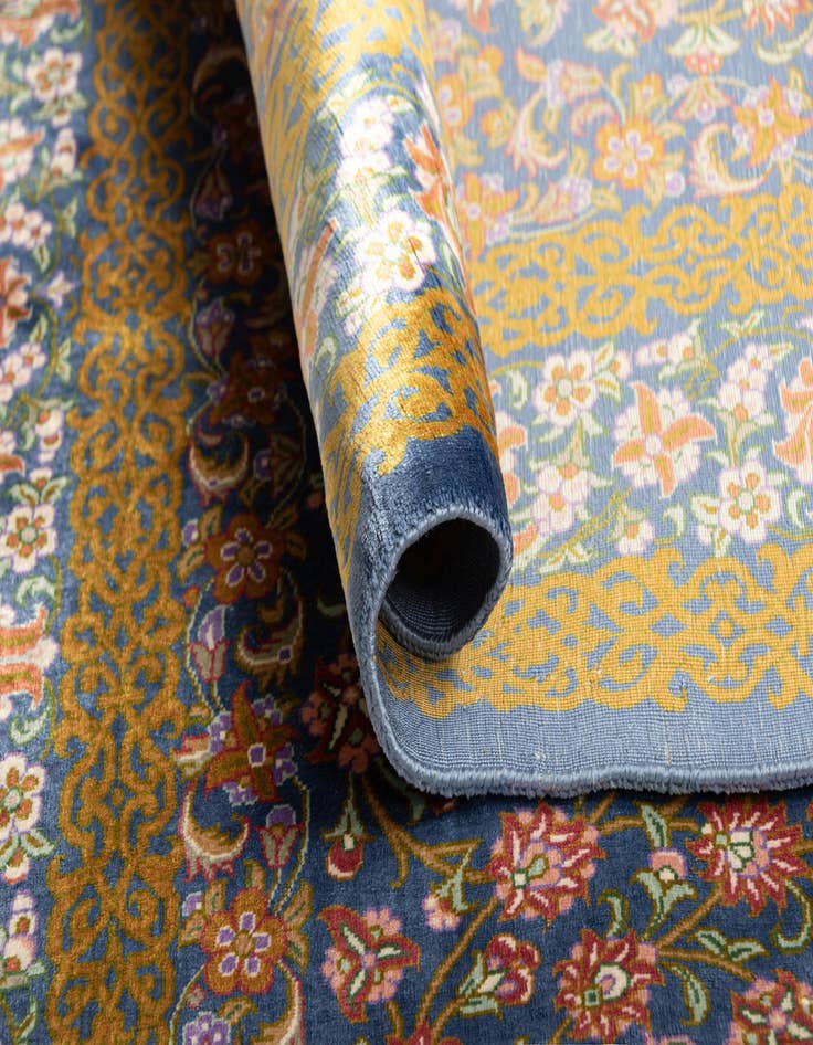 Detail image of 2' 7 x 4' 2 Ghom Silk Rug